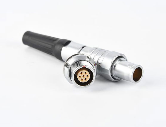 1690013802131279.jpg 螺紋鎖緊防水連接器公母對(duì)接ip68多芯防水航空插頭插座M12M15M18.jpg