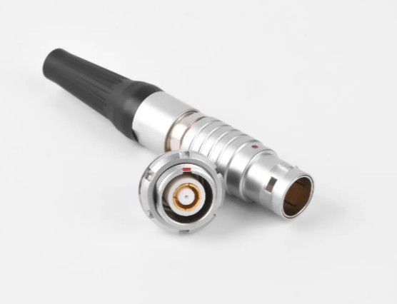 同軸航空插頭在數(shù)據(jù)傳輸中的應用有哪些？